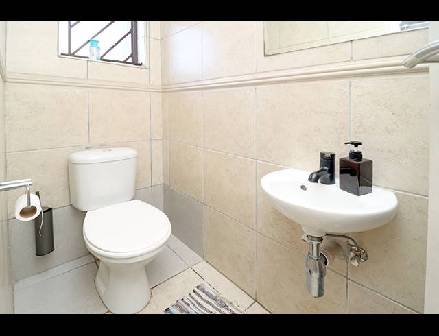 3 BEDROOM SECTIONAL TITLE FOR SALE IN GLENHAZEL